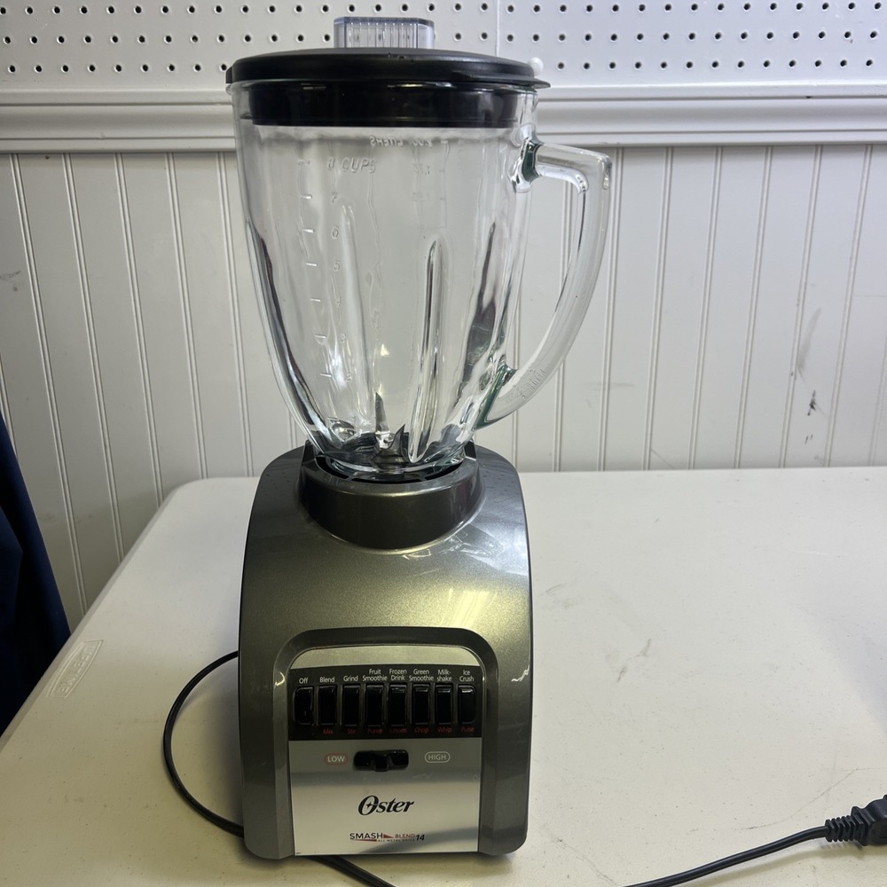 Oster 14 Speed All Metal Drive  8 Cup Blender  120Vac 450W Tested And Working